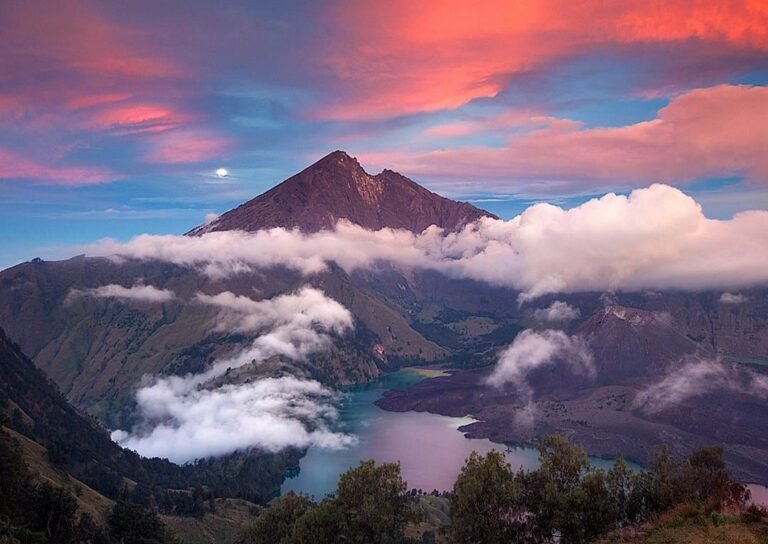 Majestic Rinjani Guide: The Ultimate Mount Rinjani Trekking Journey