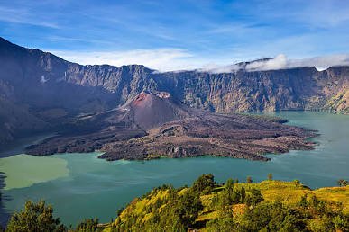 Mount Rinjani Guided Treks: How to Hike Indonesia’s Sacred Peak Safely